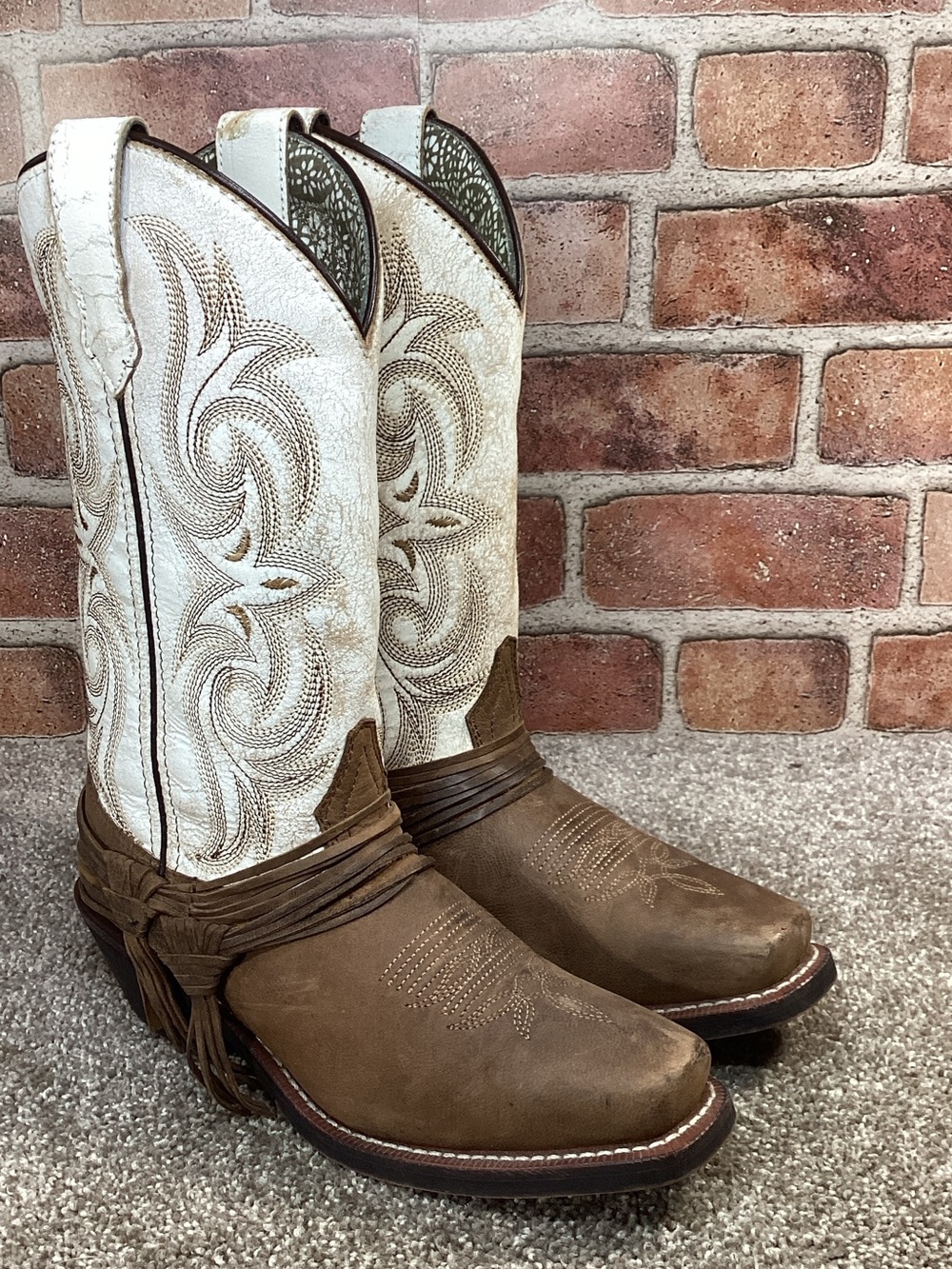 Laredo Womens Myra snip toe western cowboy boots size 6